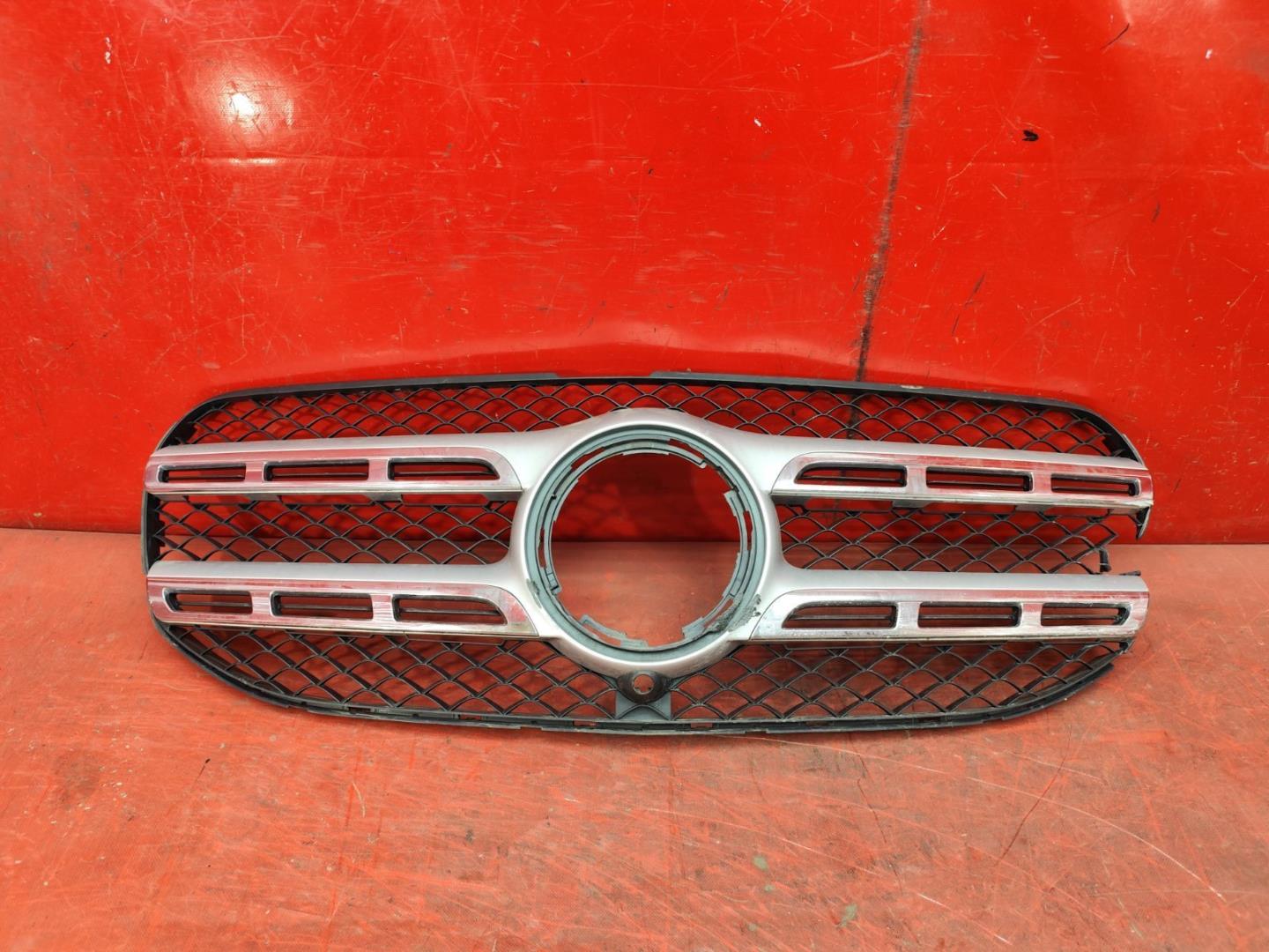 Решетка радиатора