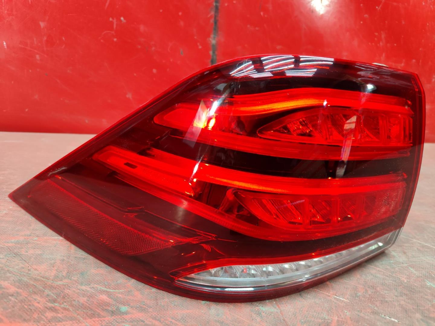 Фонарь задний