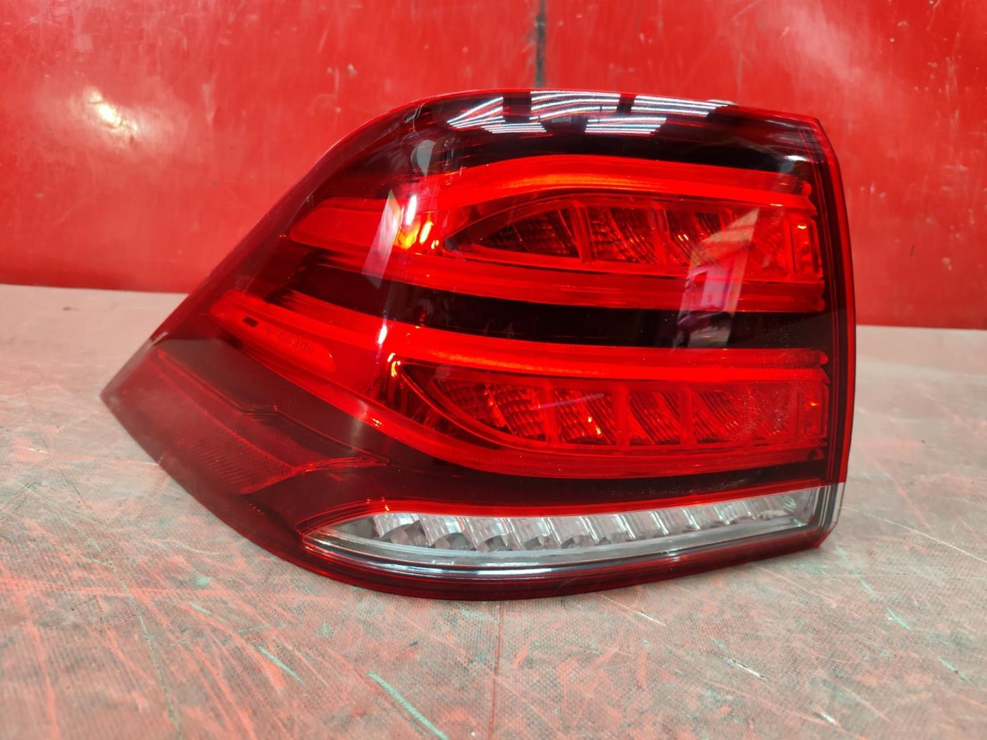 Фонарь задний