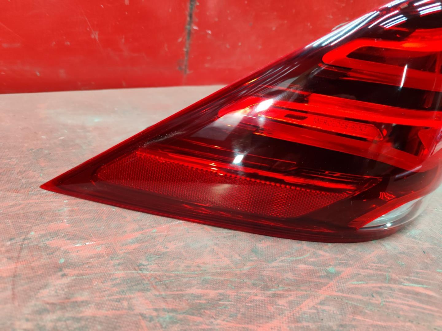 Фонарь задний