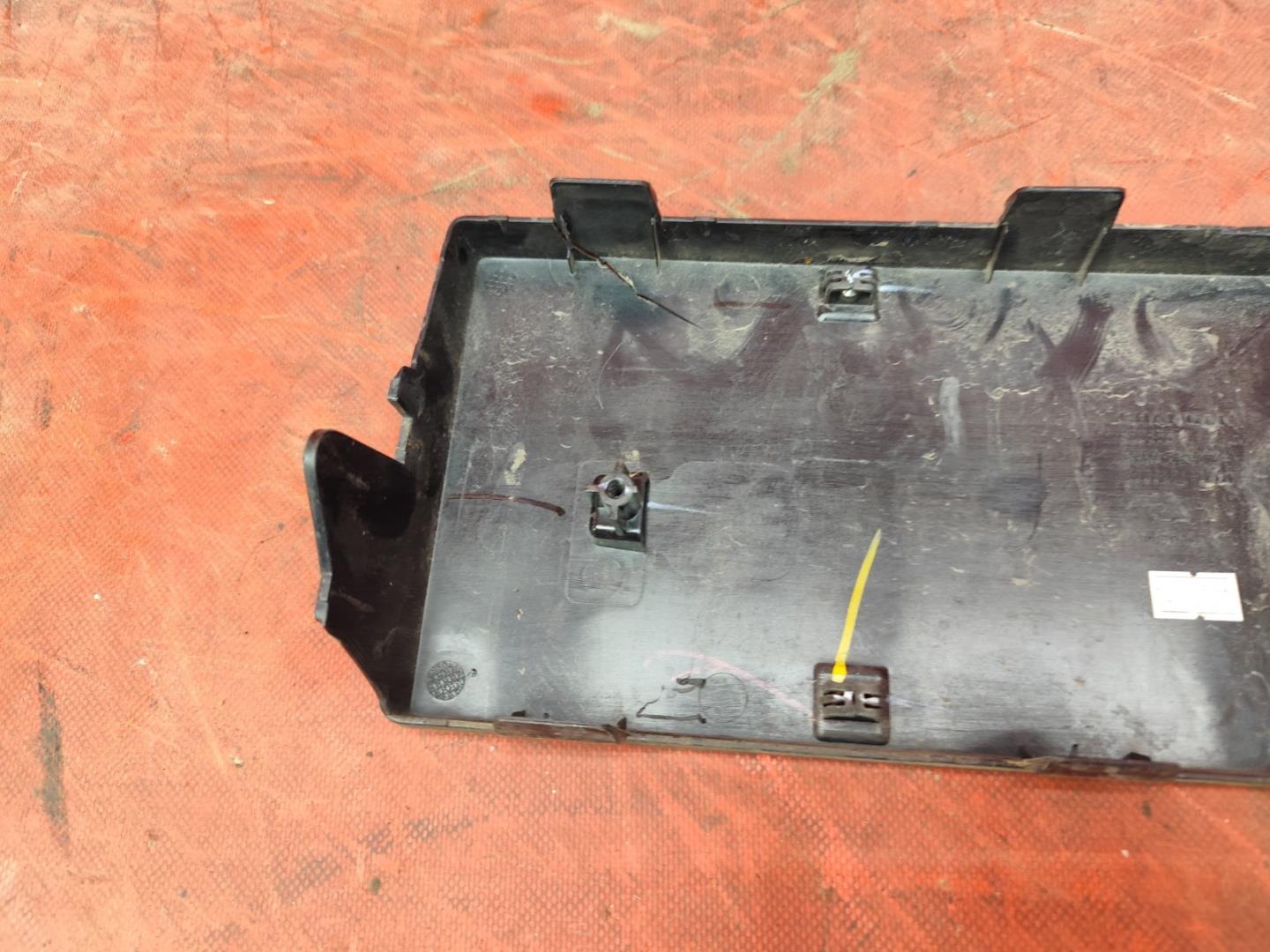 Накладка переднего бампера под номер