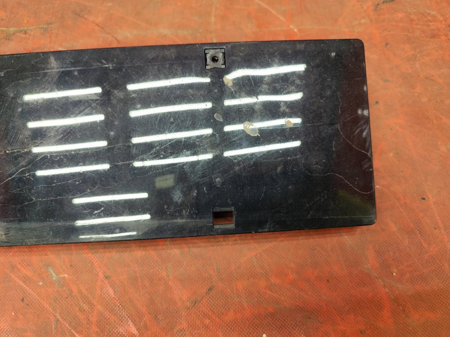 Накладка переднего бампера под номер