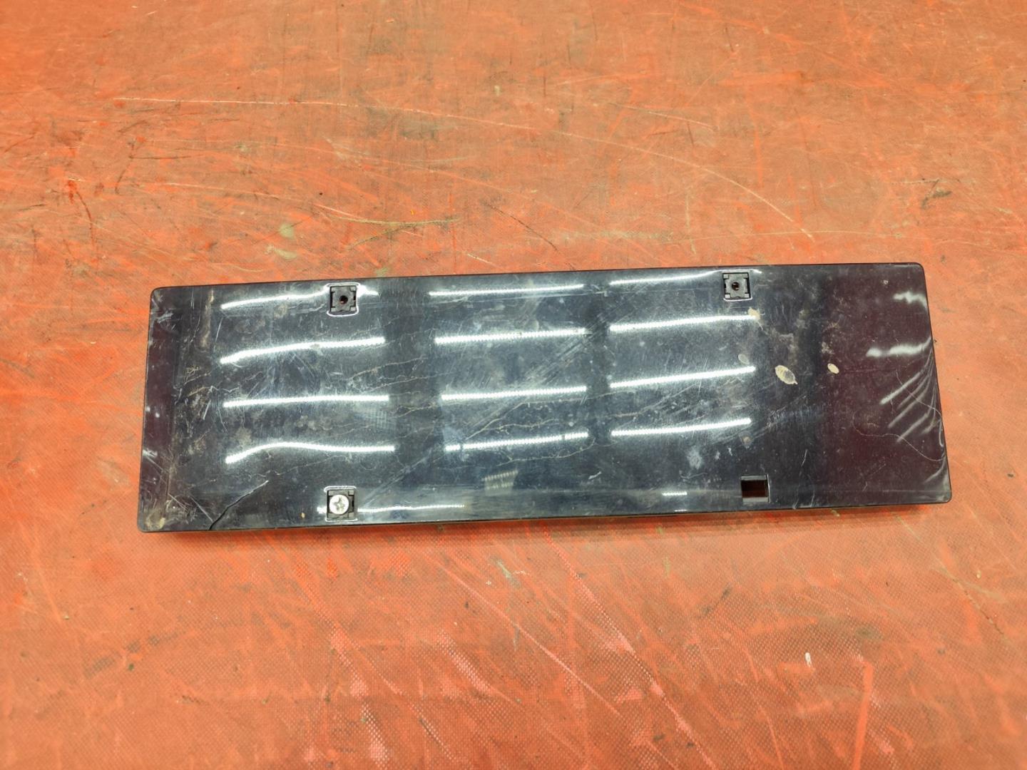 Накладка переднего бампера под номер