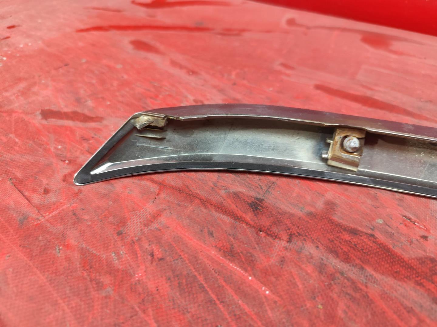 Накладка на капот