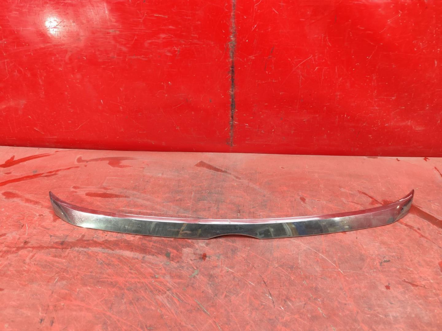 Накладка на капот