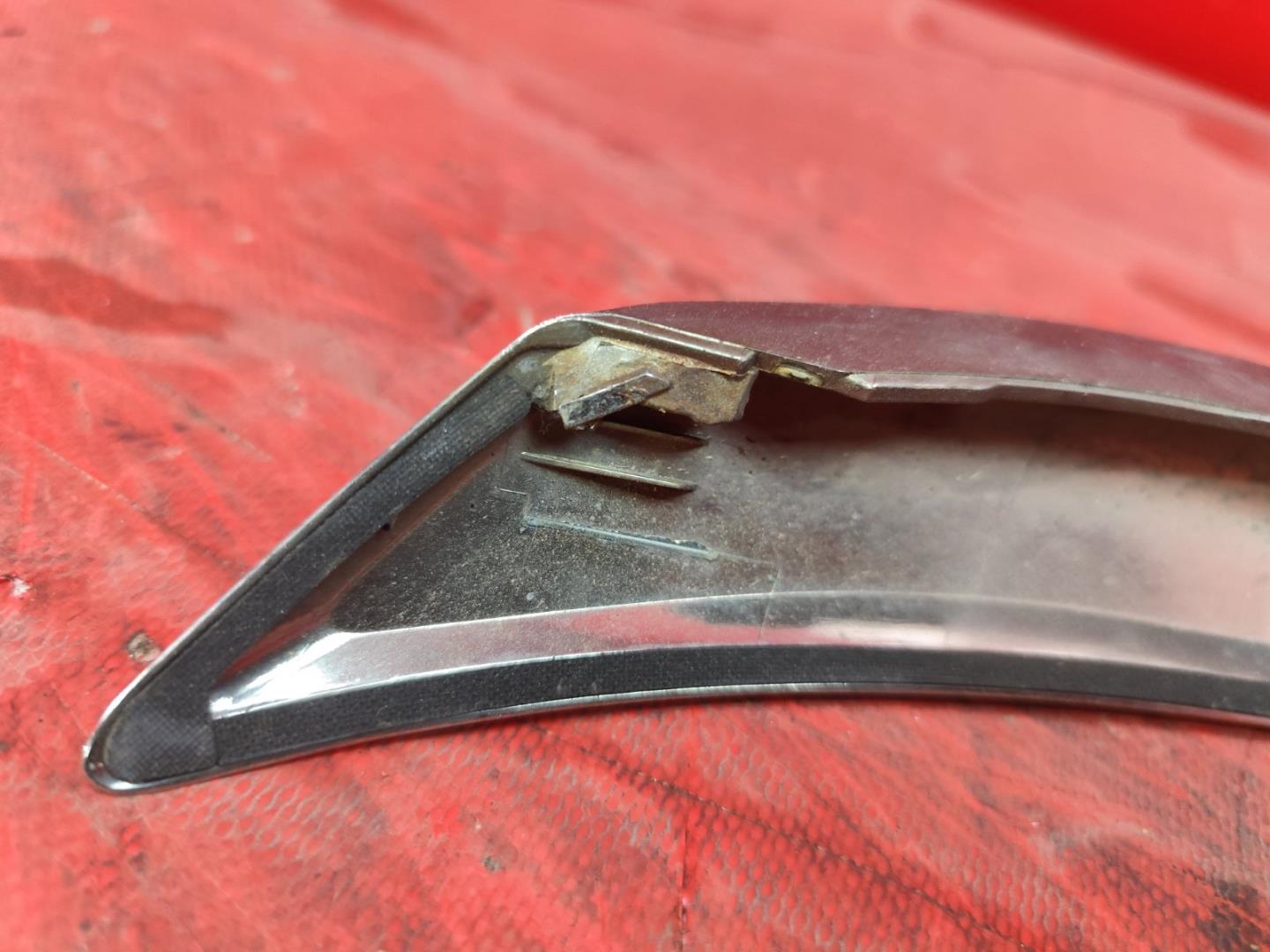 Накладка на капот