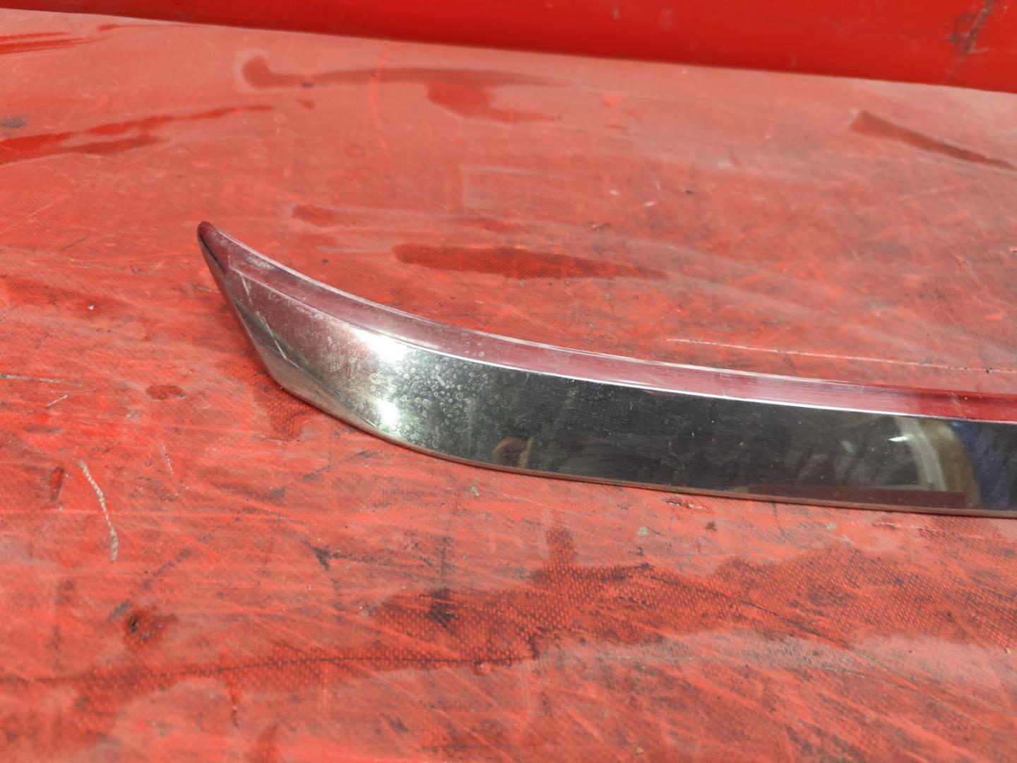 Накладка на капот