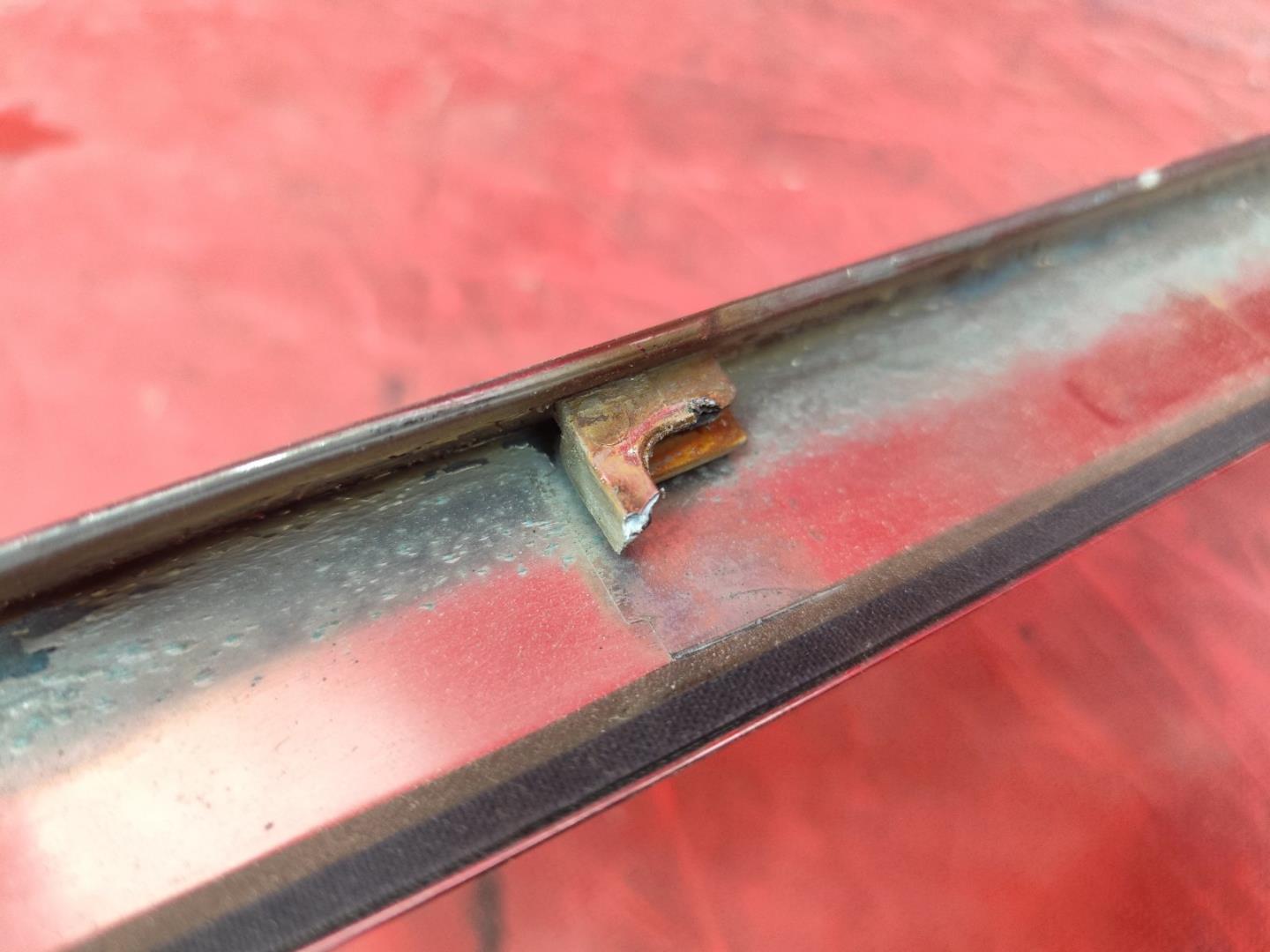 Накладка на капот