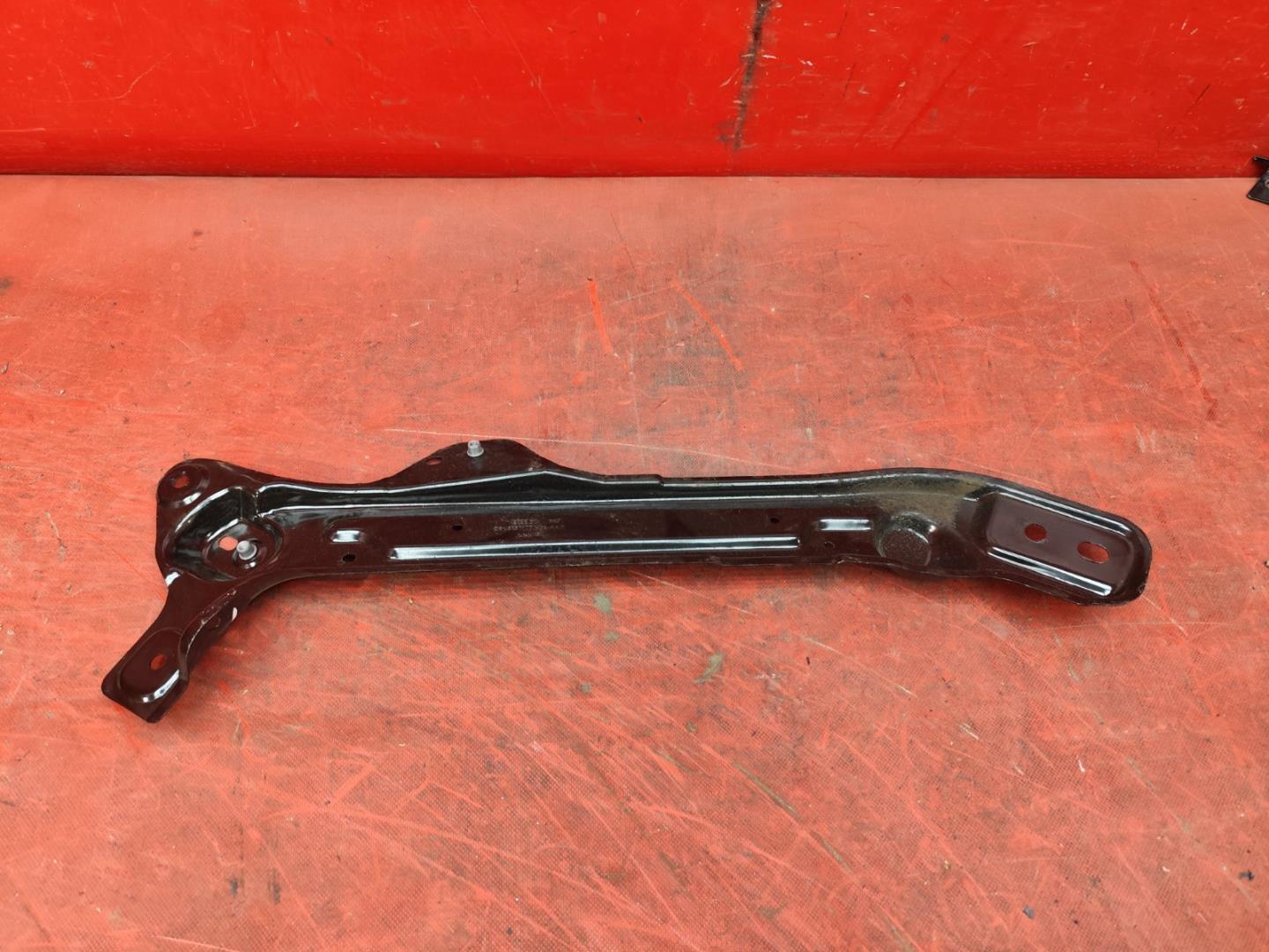 Кронштейн крепления фары