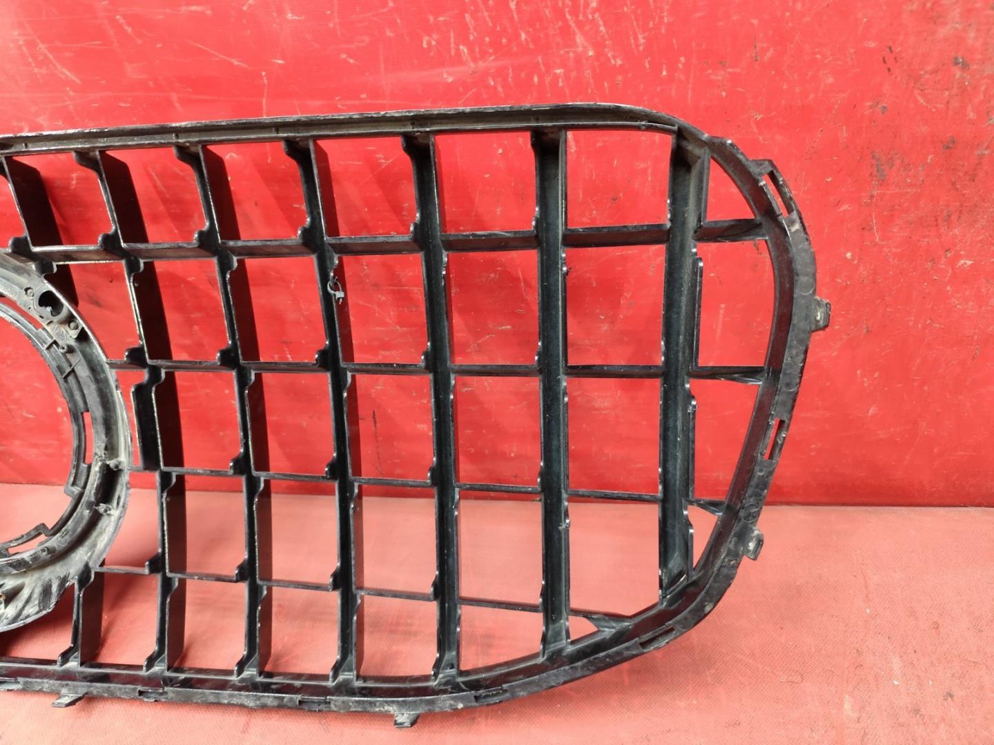 Решетка радиатора