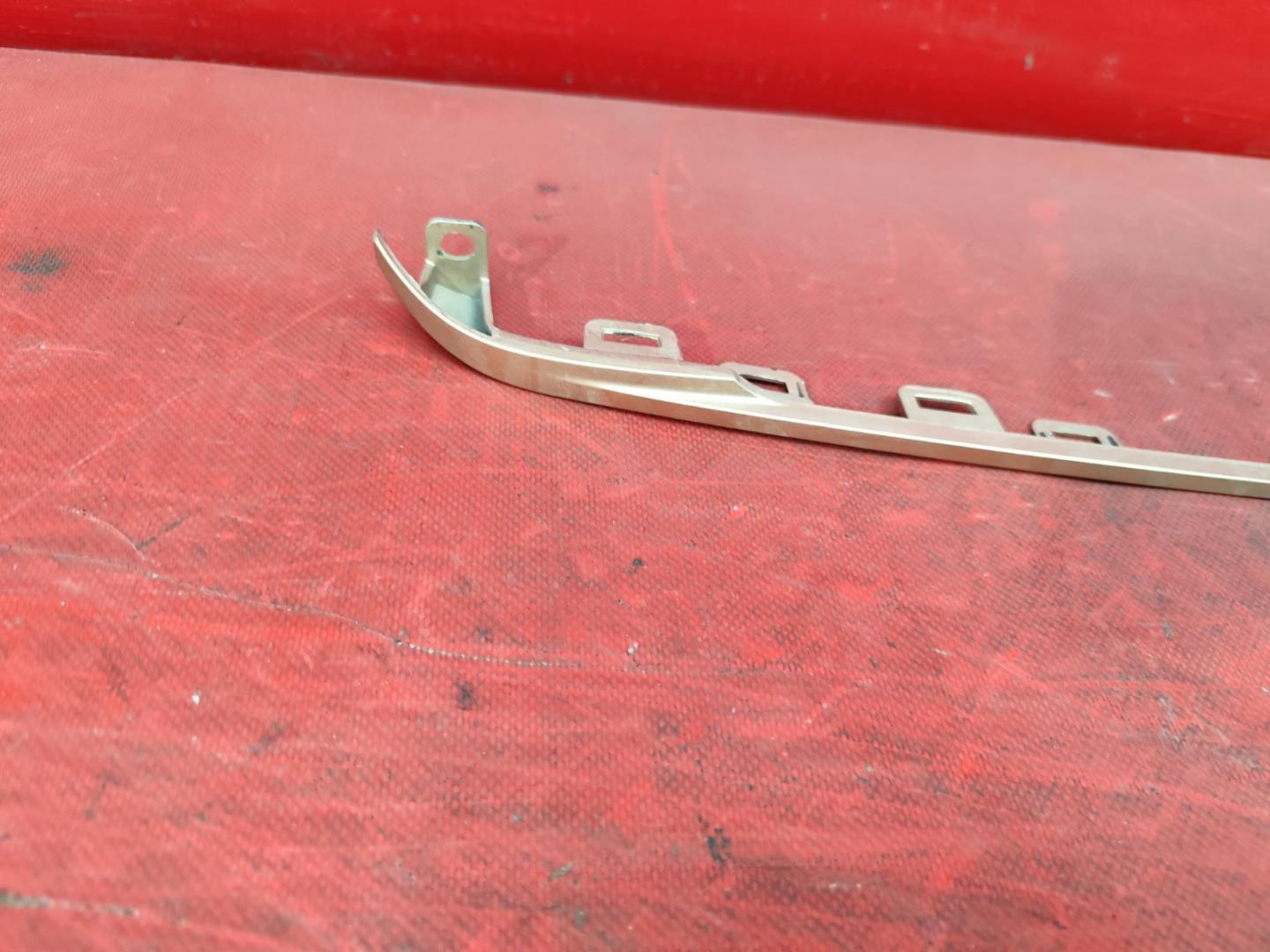 Накладка на решетку радиатора