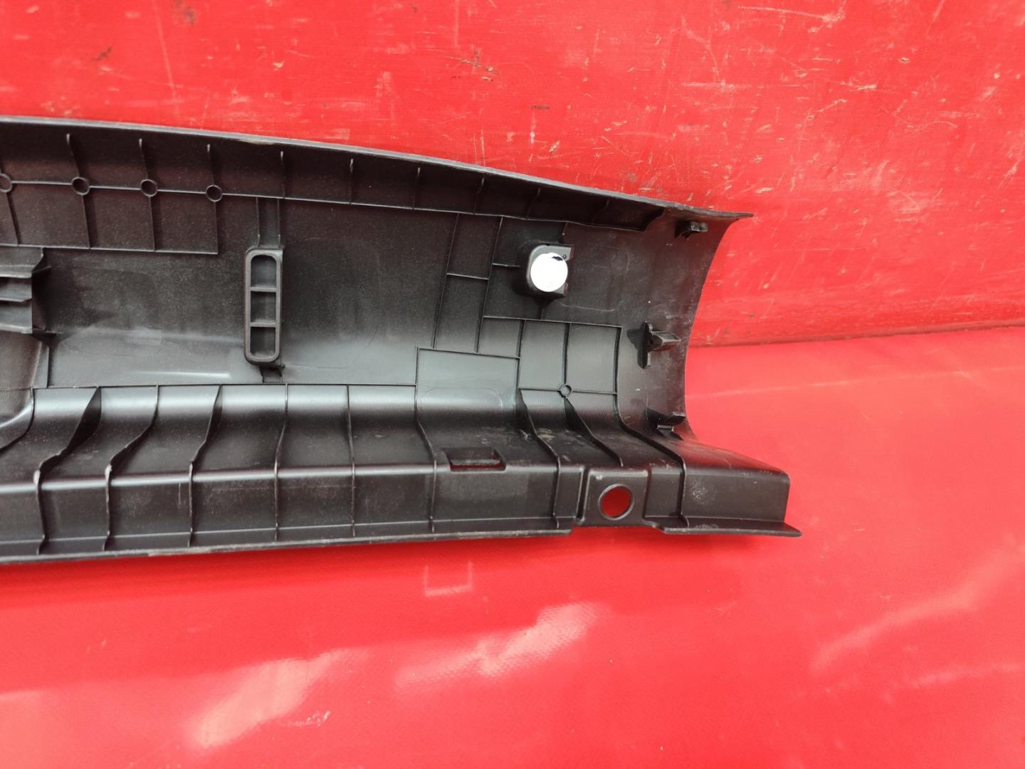 Кожух замка багажника