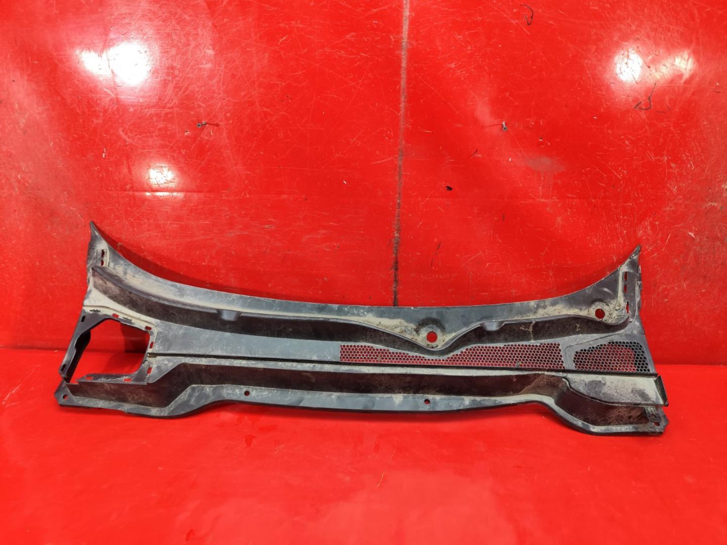 Решетка стеклоочистителей (Жабо)