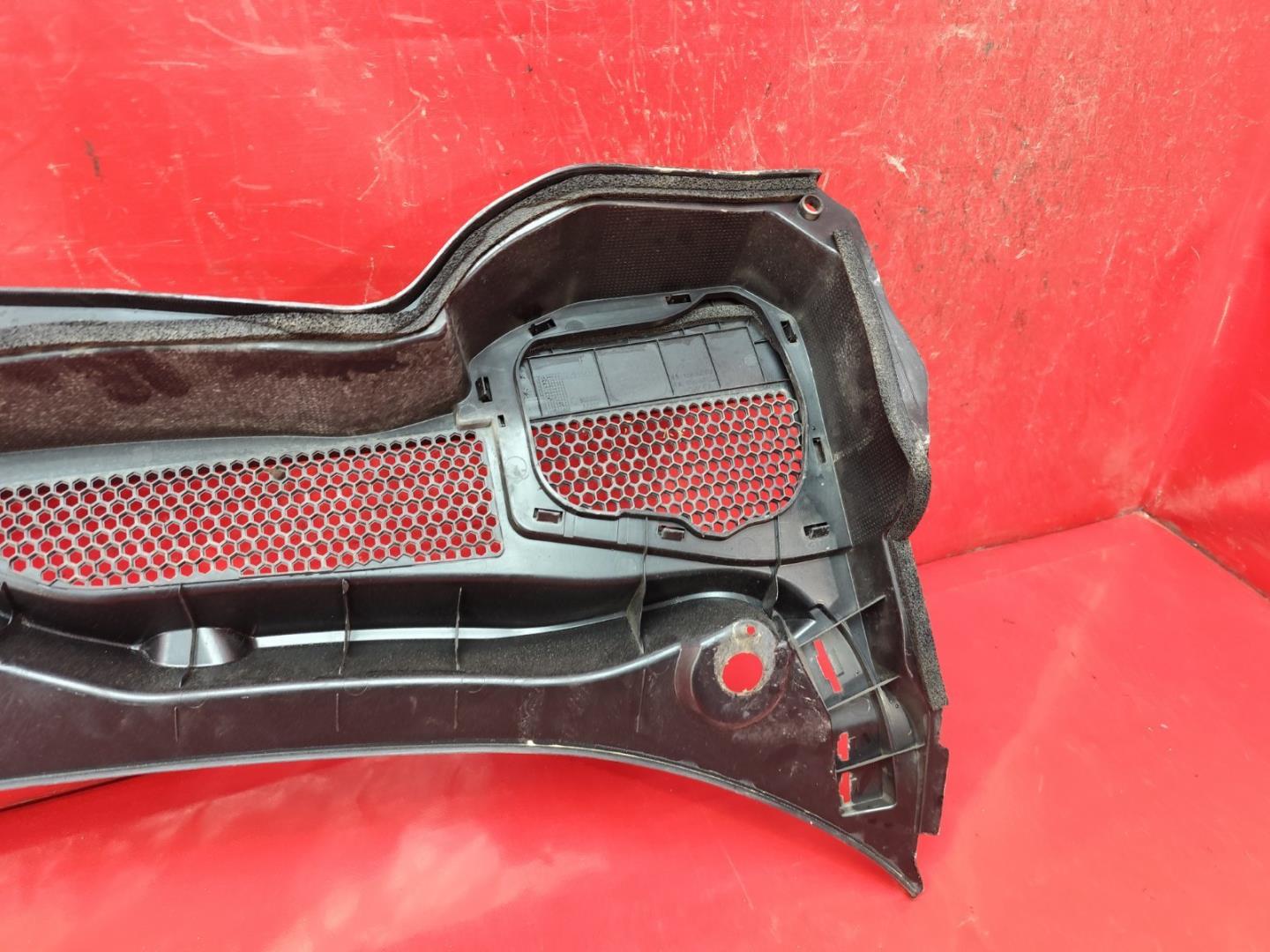 Решетка стеклоочистителей (Жабо)