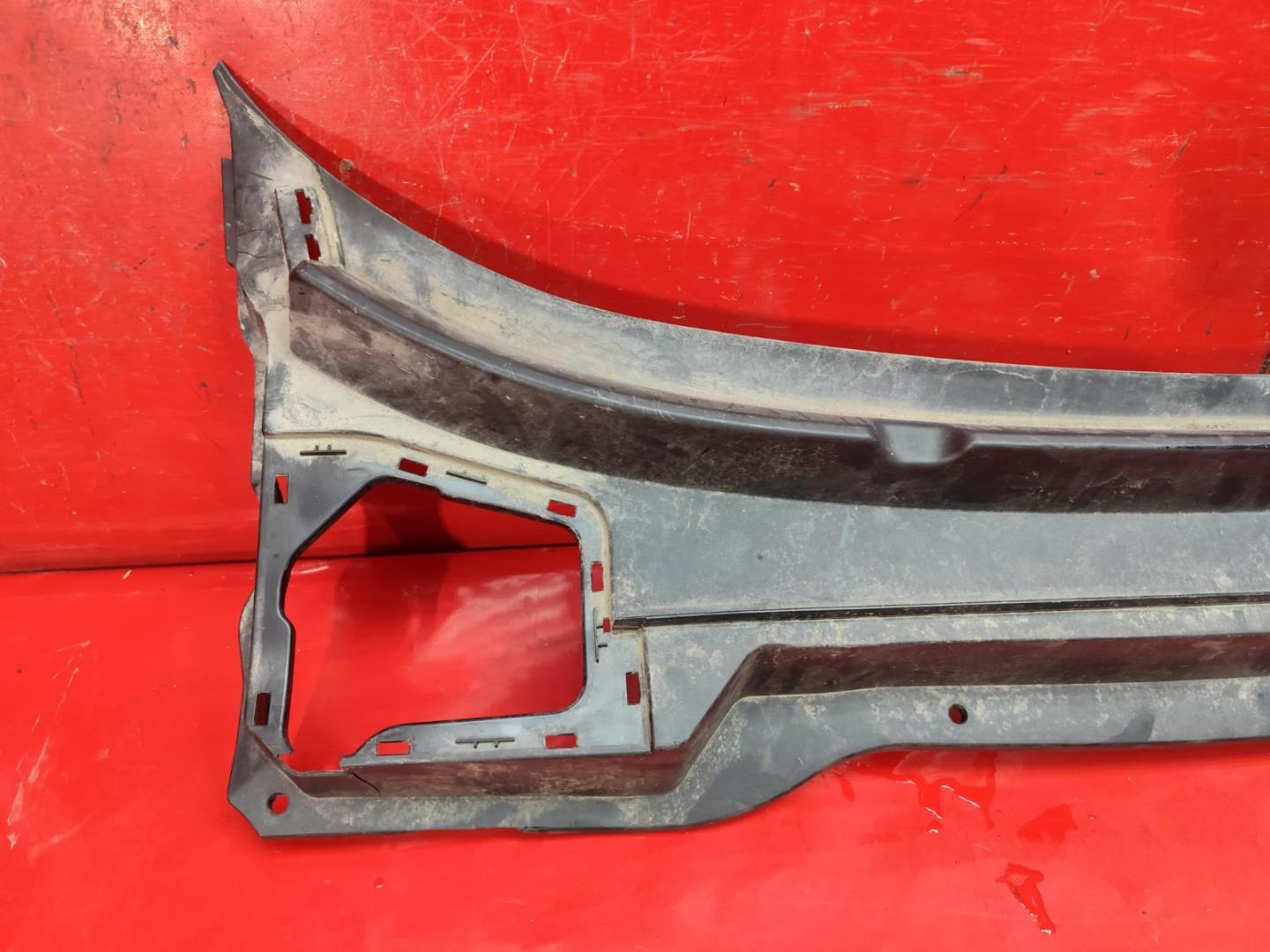 Решетка стеклоочистителей (Жабо)