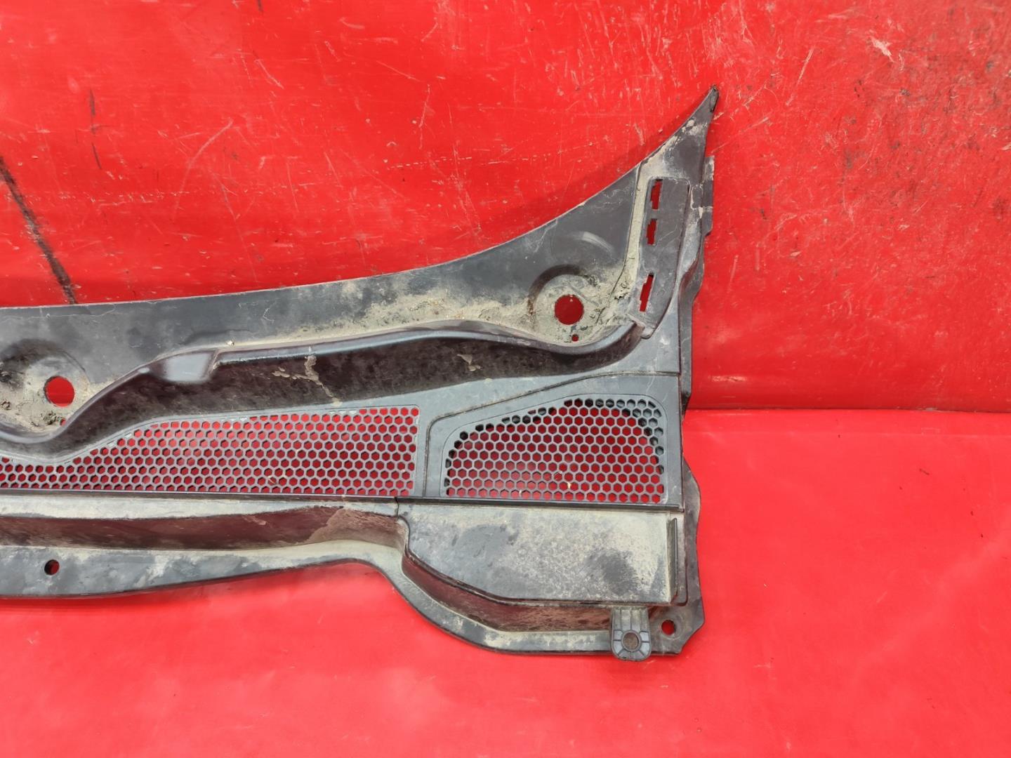 Решетка стеклоочистителей (Жабо)