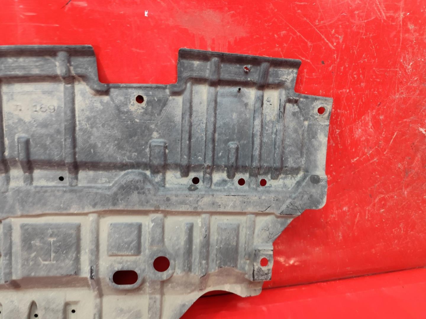 Пыльник переднего бампера