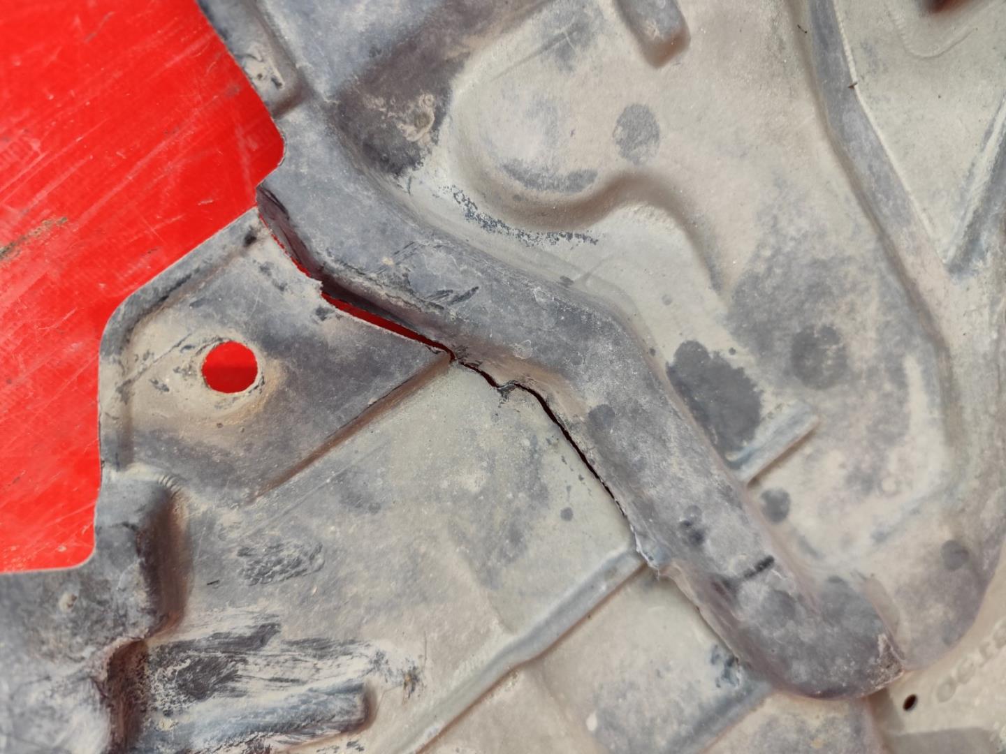 Пыльник переднего бампера