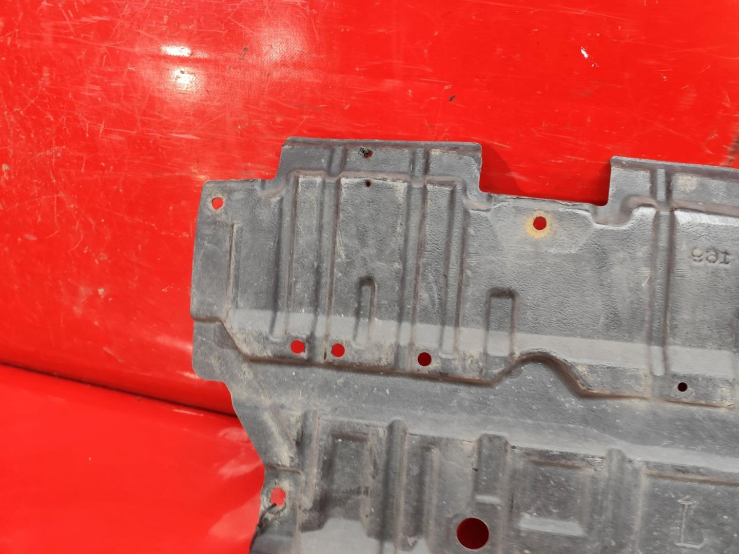 Пыльник переднего бампера