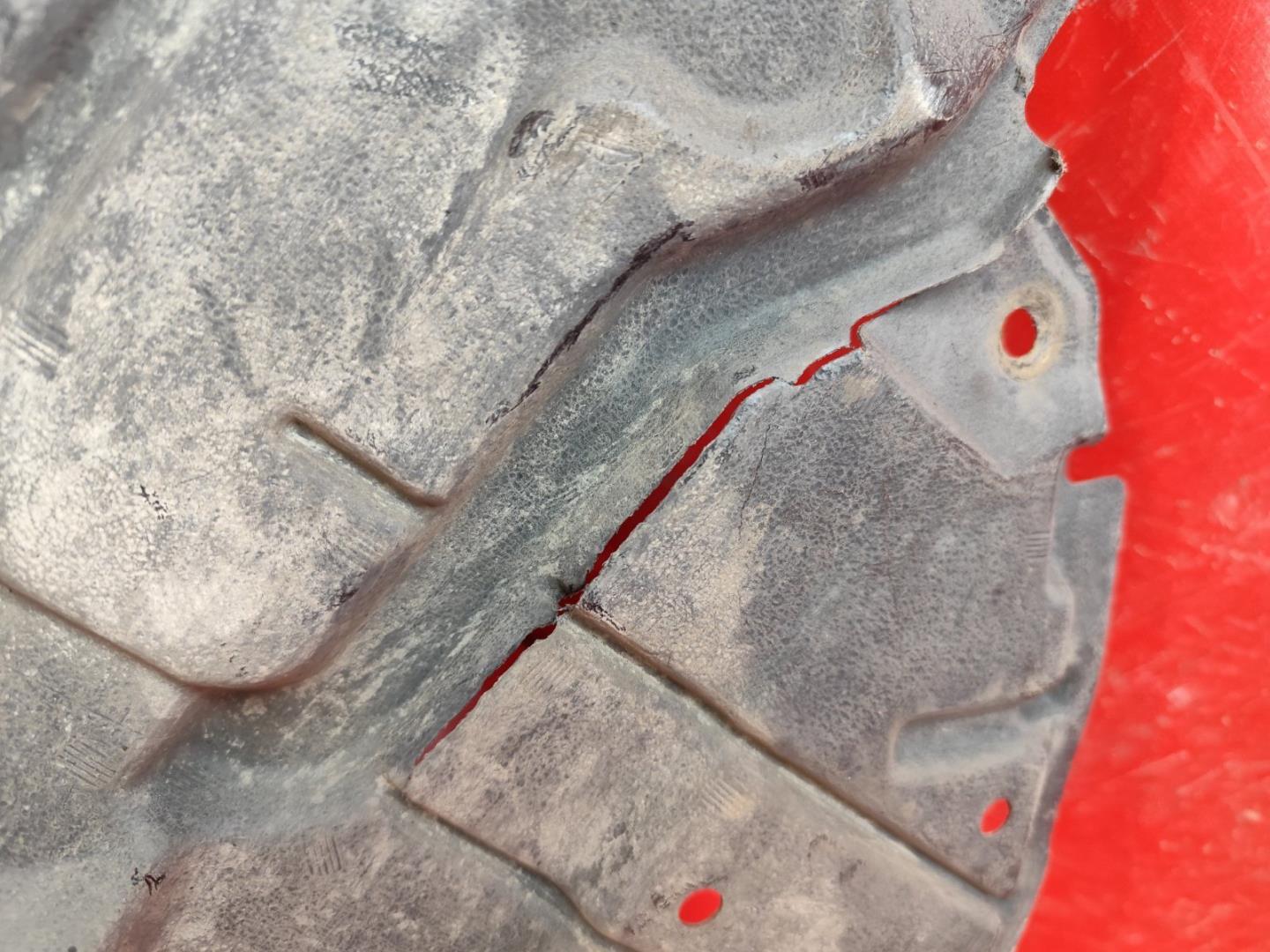 Пыльник переднего бампера