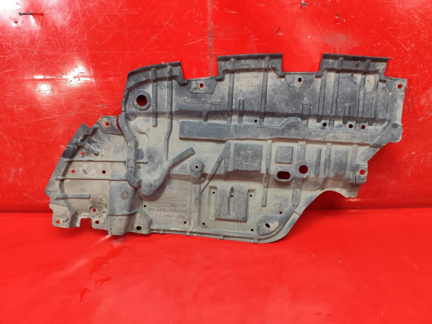 Пыльник переднего бампера