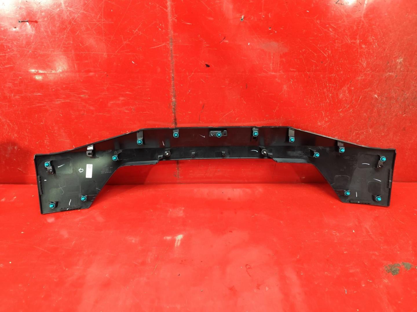 Накладка крышки багажника