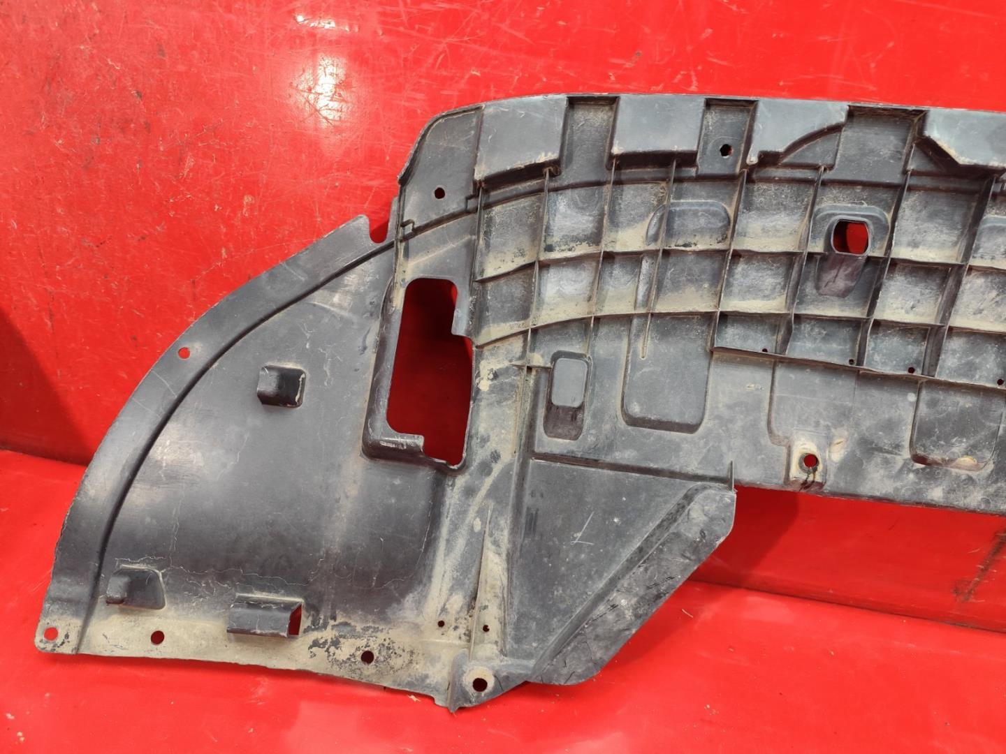 Пыльник переднего бампера