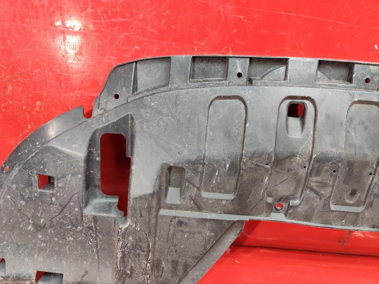 Пыльник переднего бампера