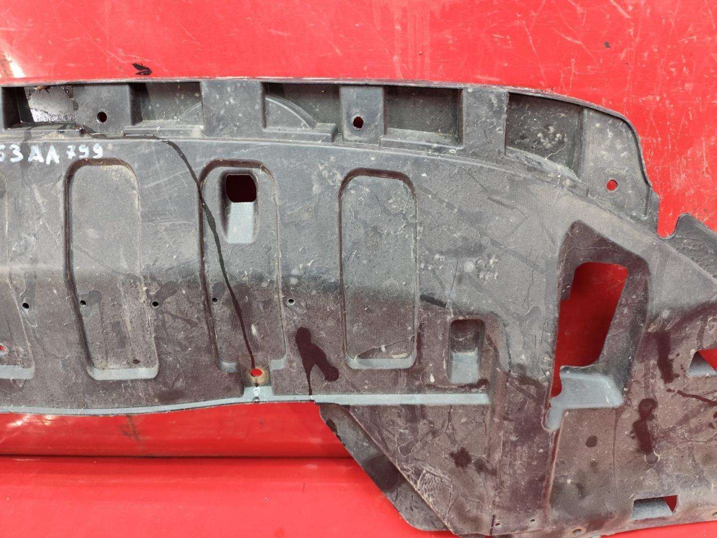 Пыльник переднего бампера