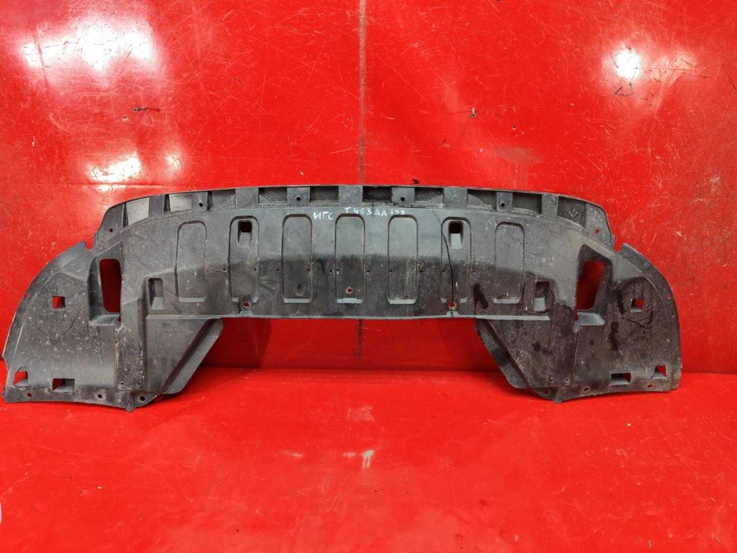 Пыльник переднего бампера