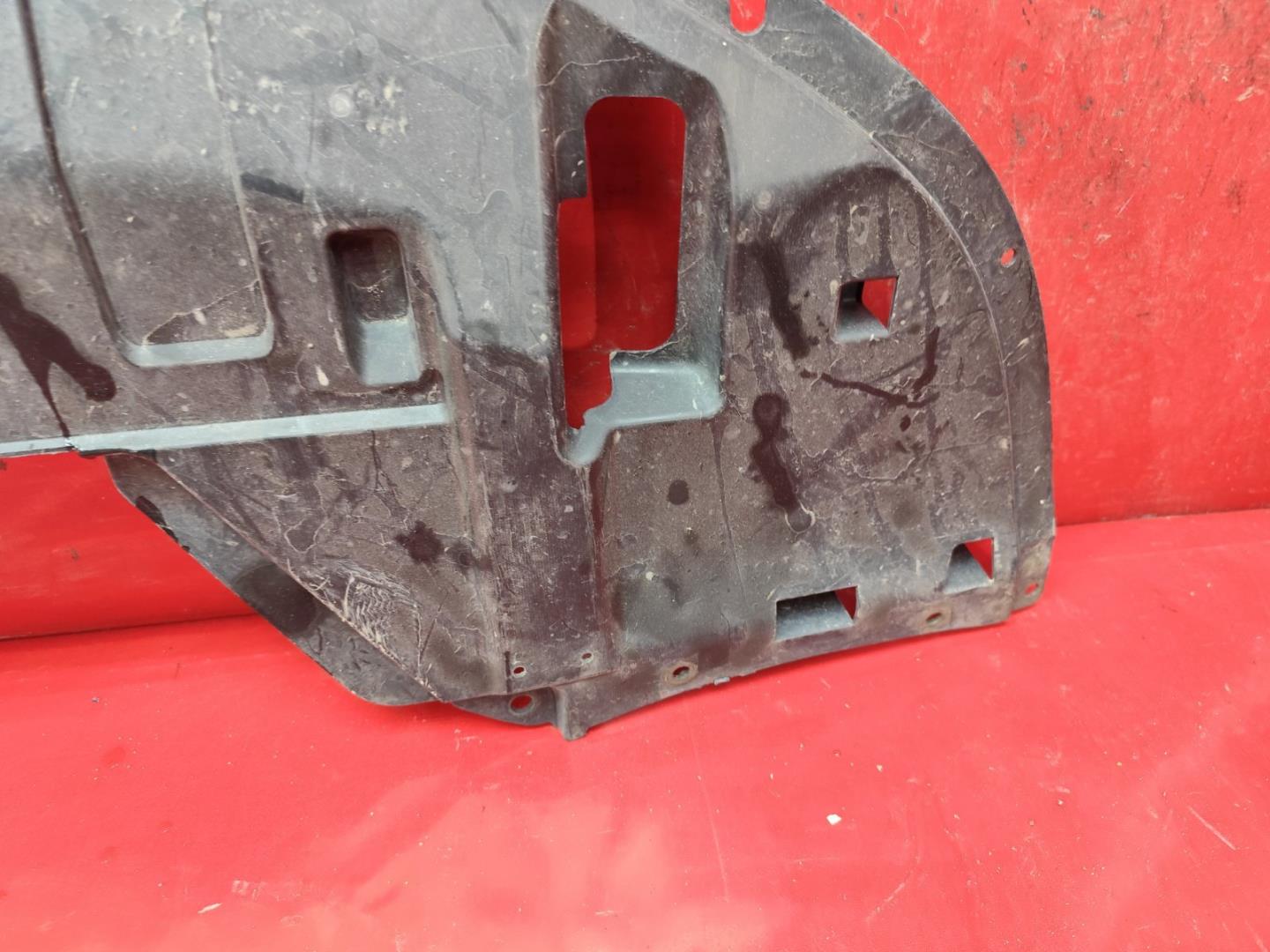 Пыльник переднего бампера