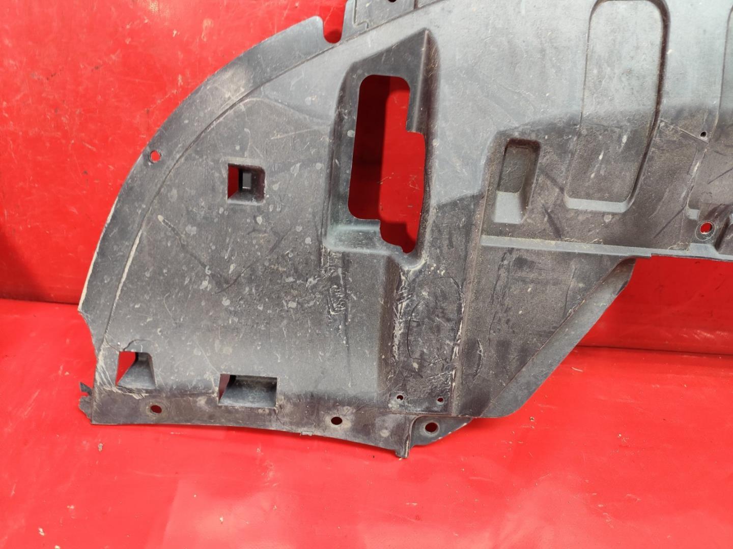 Пыльник переднего бампера