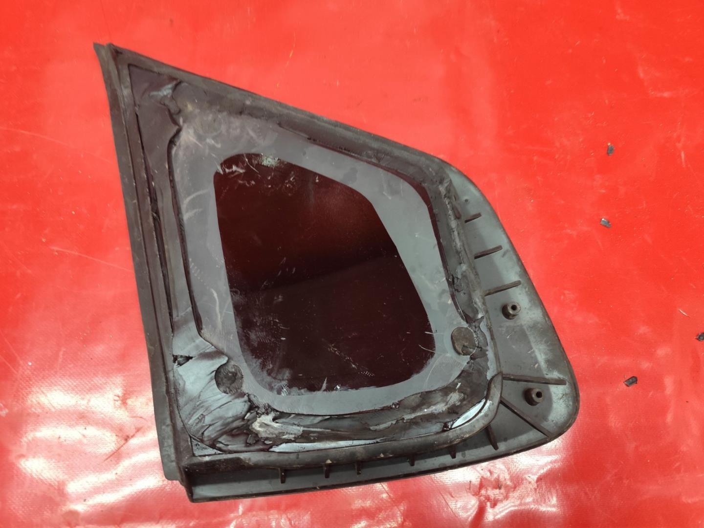 Стекло боковое