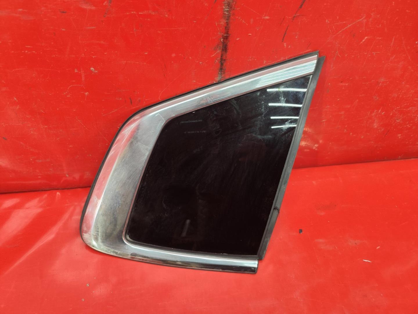 Стекло боковое