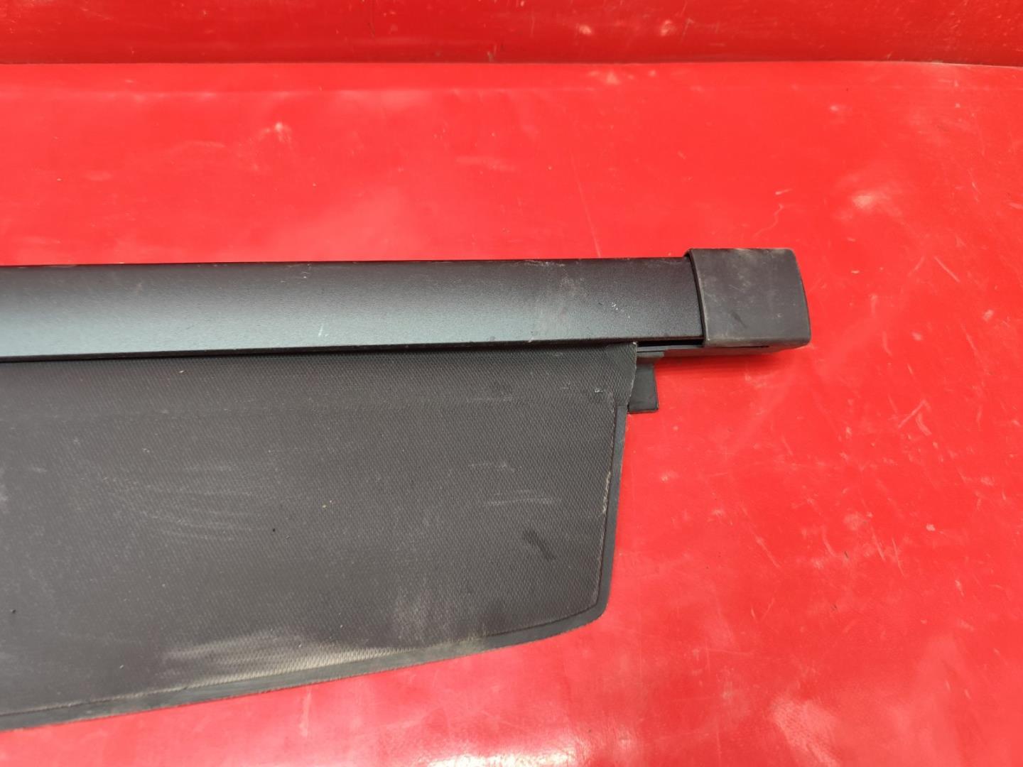 Шторка багажника