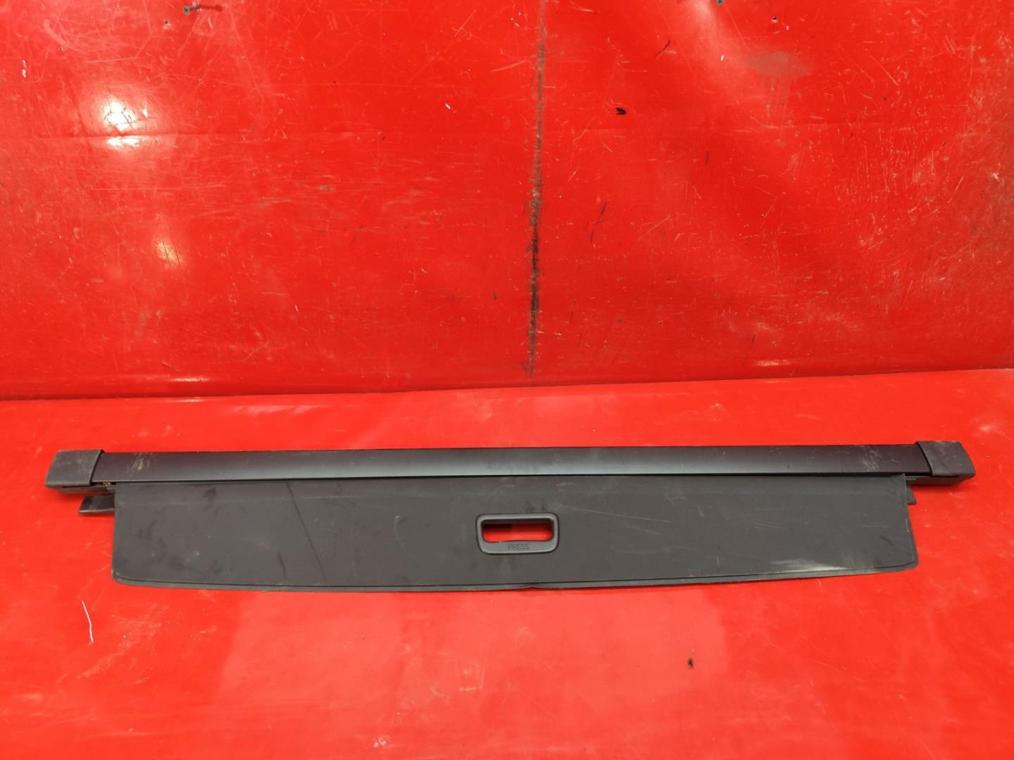 Шторка багажника