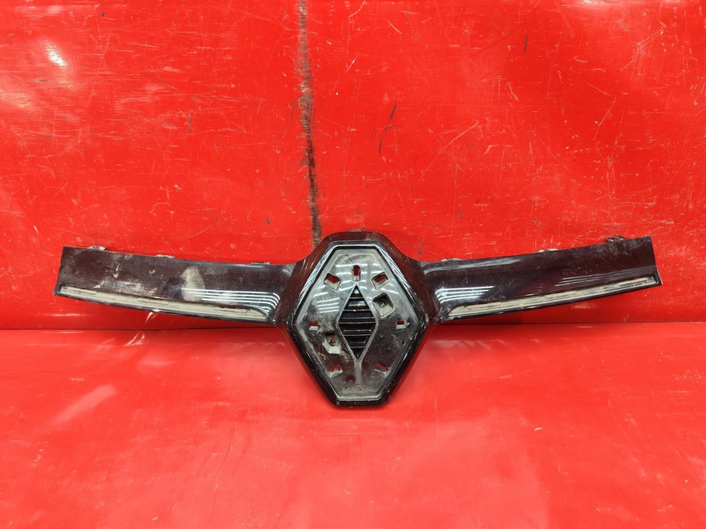 Накладка на решетку радиатора