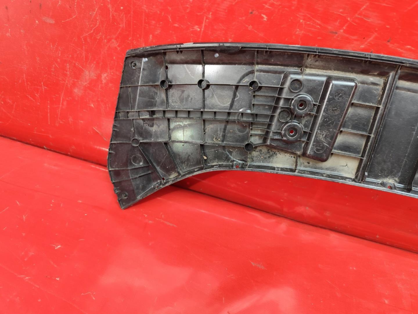 Накладка спойлера