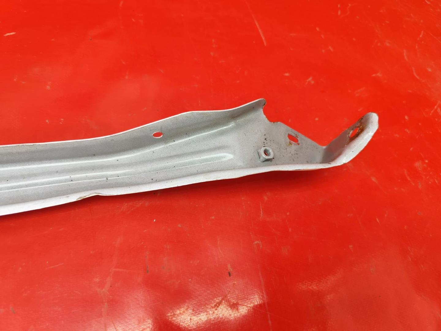 Кронштейн крепления фары