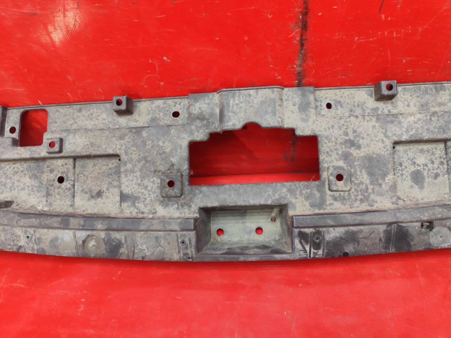 Кожух замка капота