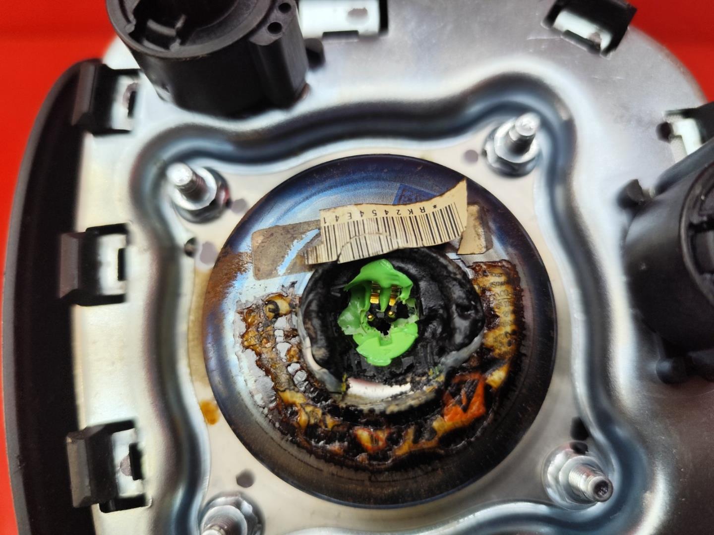 Подушка безопасности в рулевое колесо