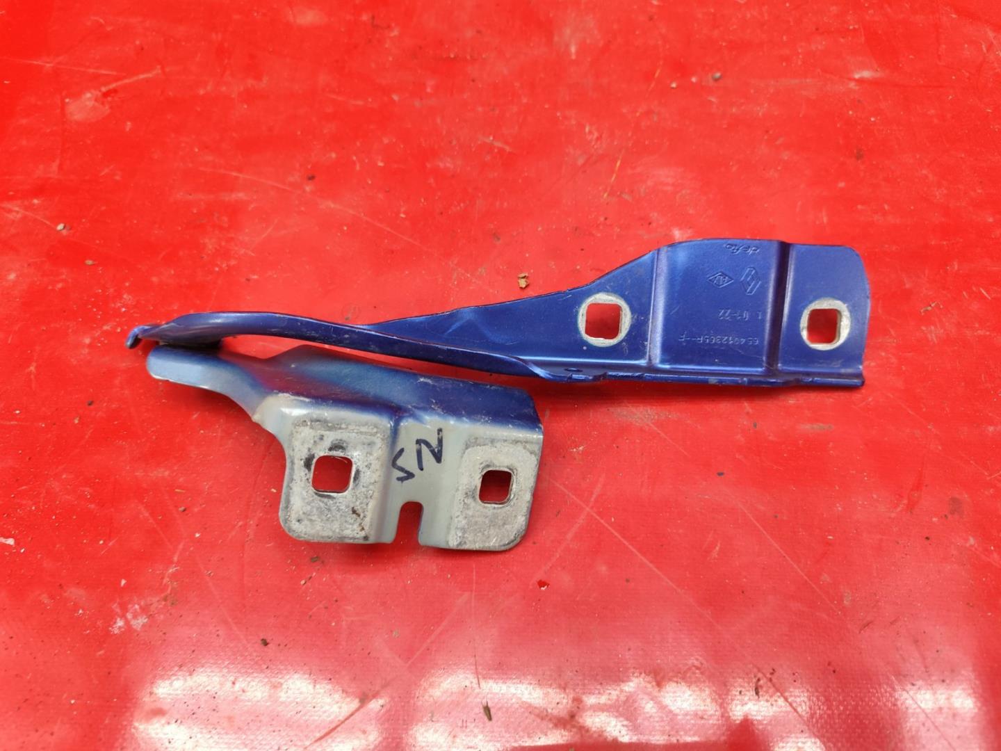 Петля капота для Arkana 2019>