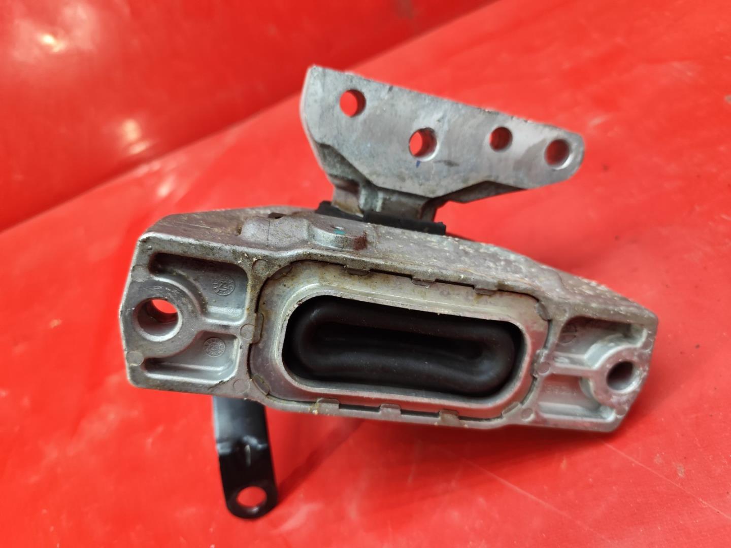 Опора двигателя