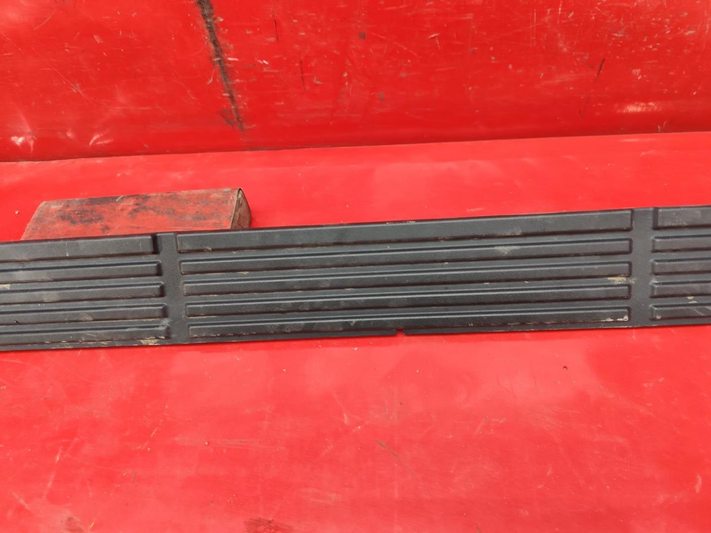 Накладка на подножку