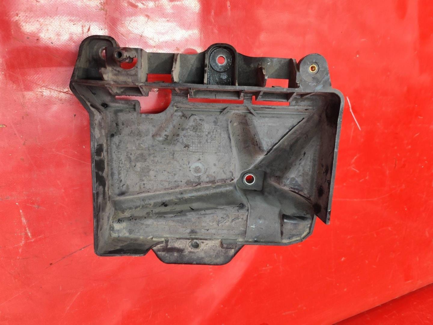 Площадка под аккумулятор (АКБ)