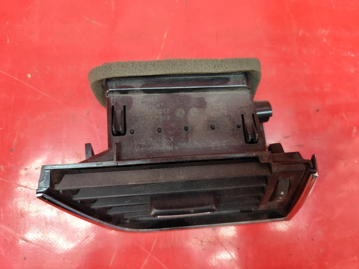 Дефлектор воздушный