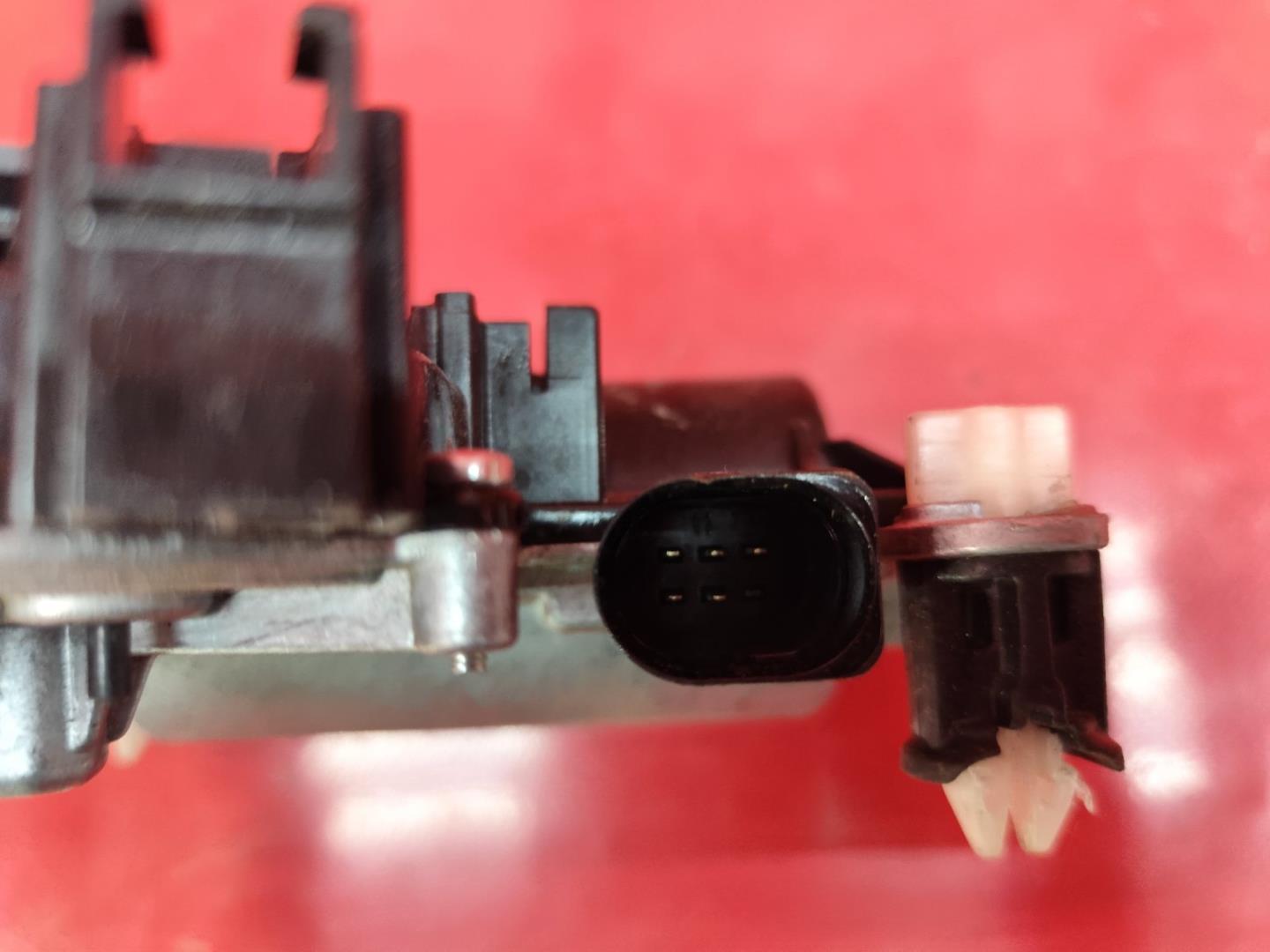 Доводчик двери