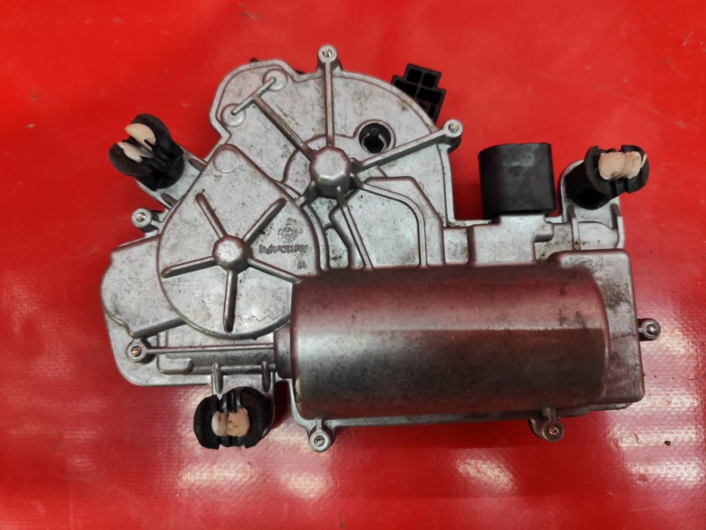 Доводчик двери