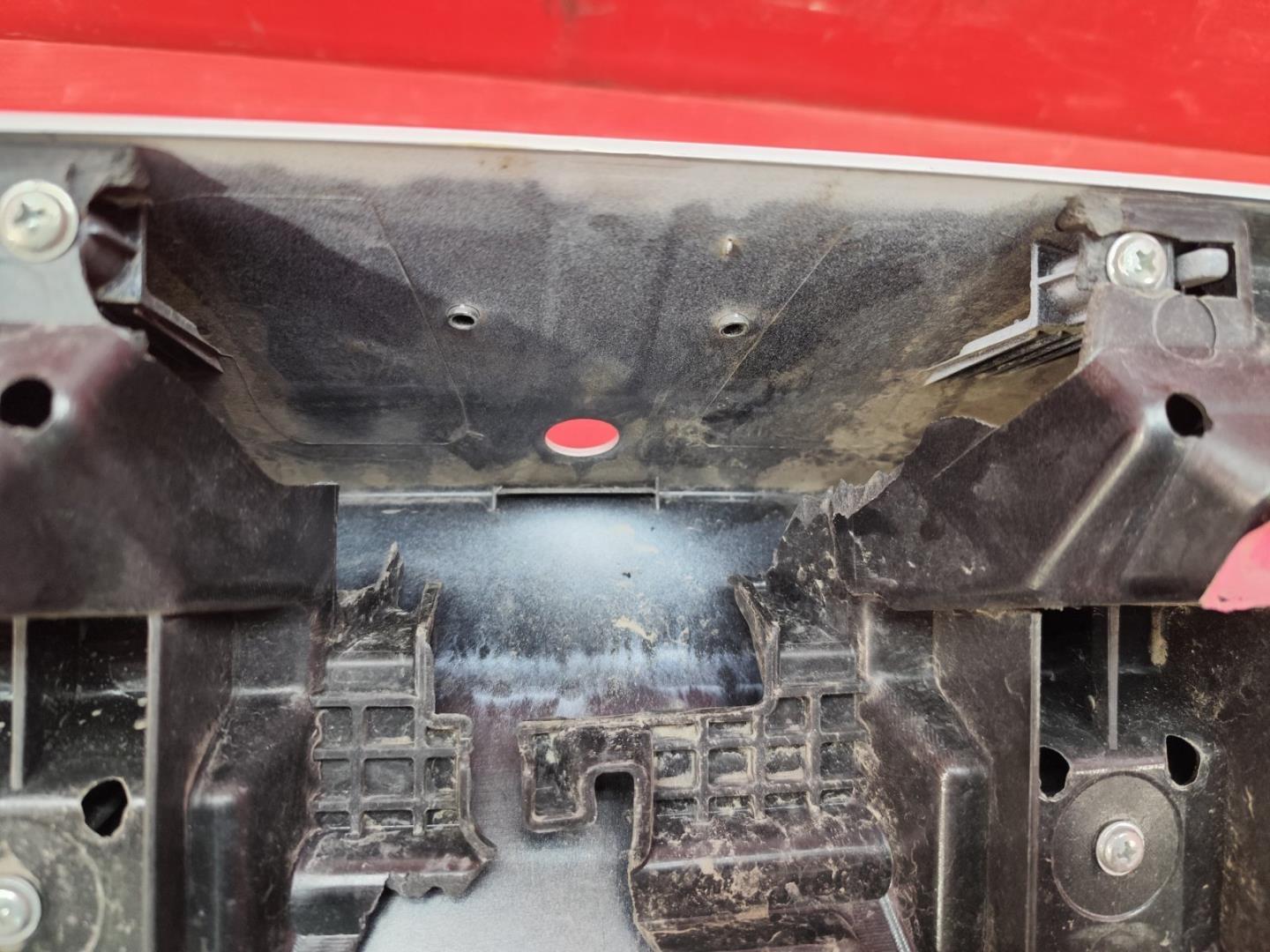 Накладка крышки багажника