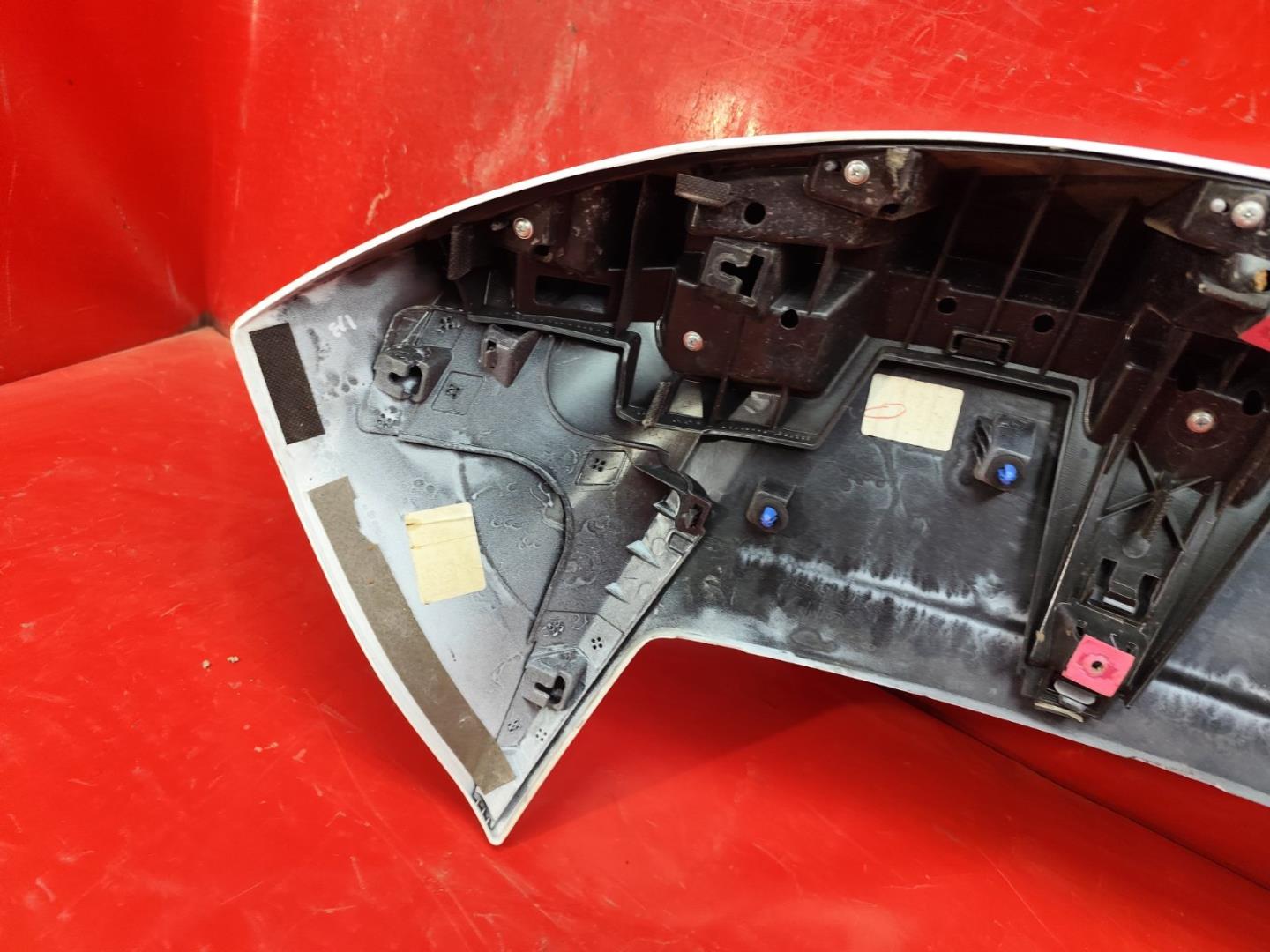 Накладка крышки багажника